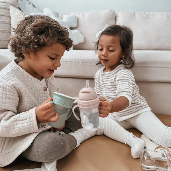 Noüka Non-Spill Weighted Straw Cup 9 oz - Lifestyle 1