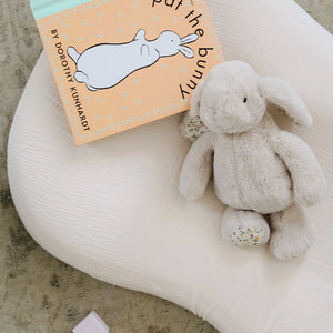 Snuggle Me Organic Curve Lounger Muslin Cover - Natural Lifestyle 2