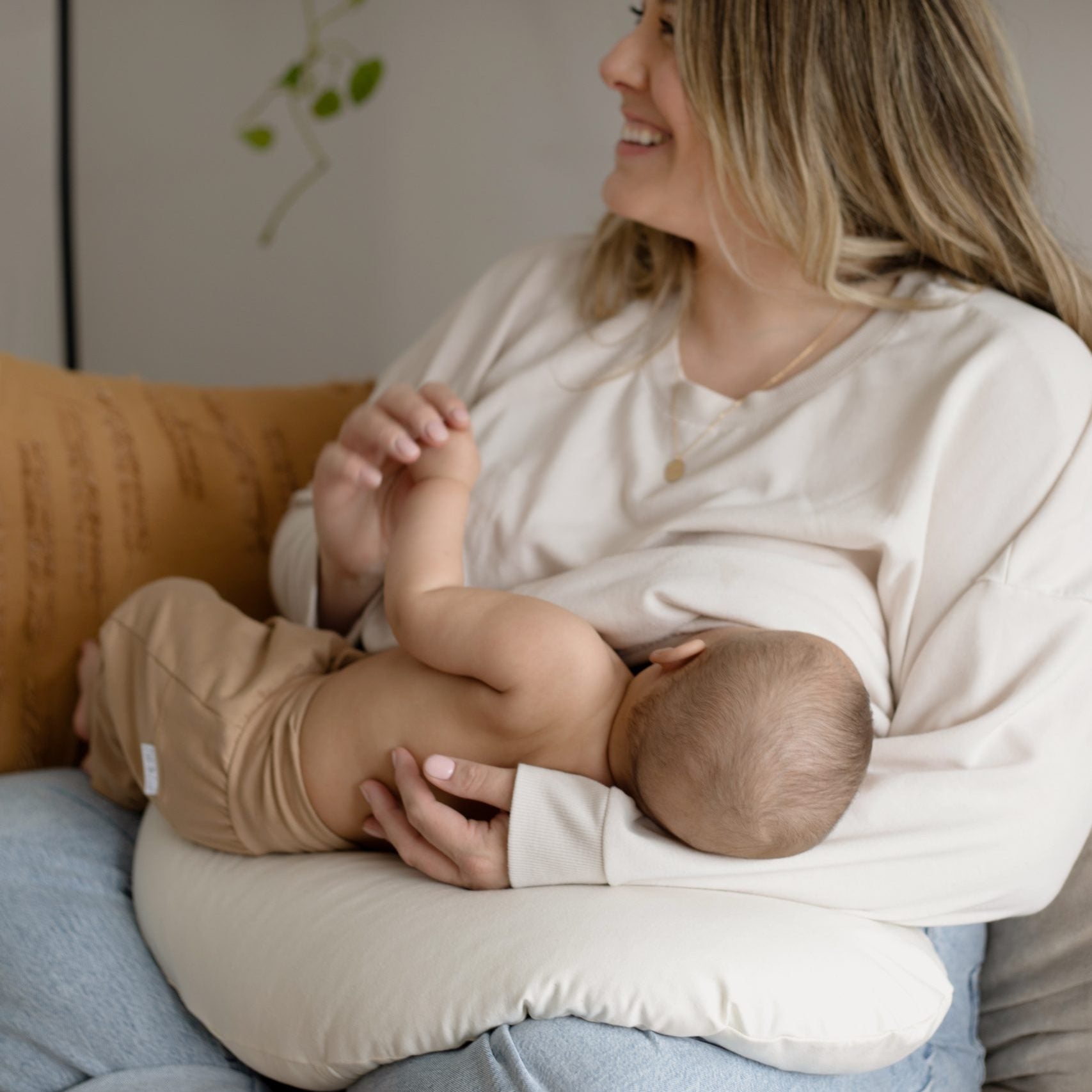 Maovic Buckwheat Comfort Feeding Pillow - Natural