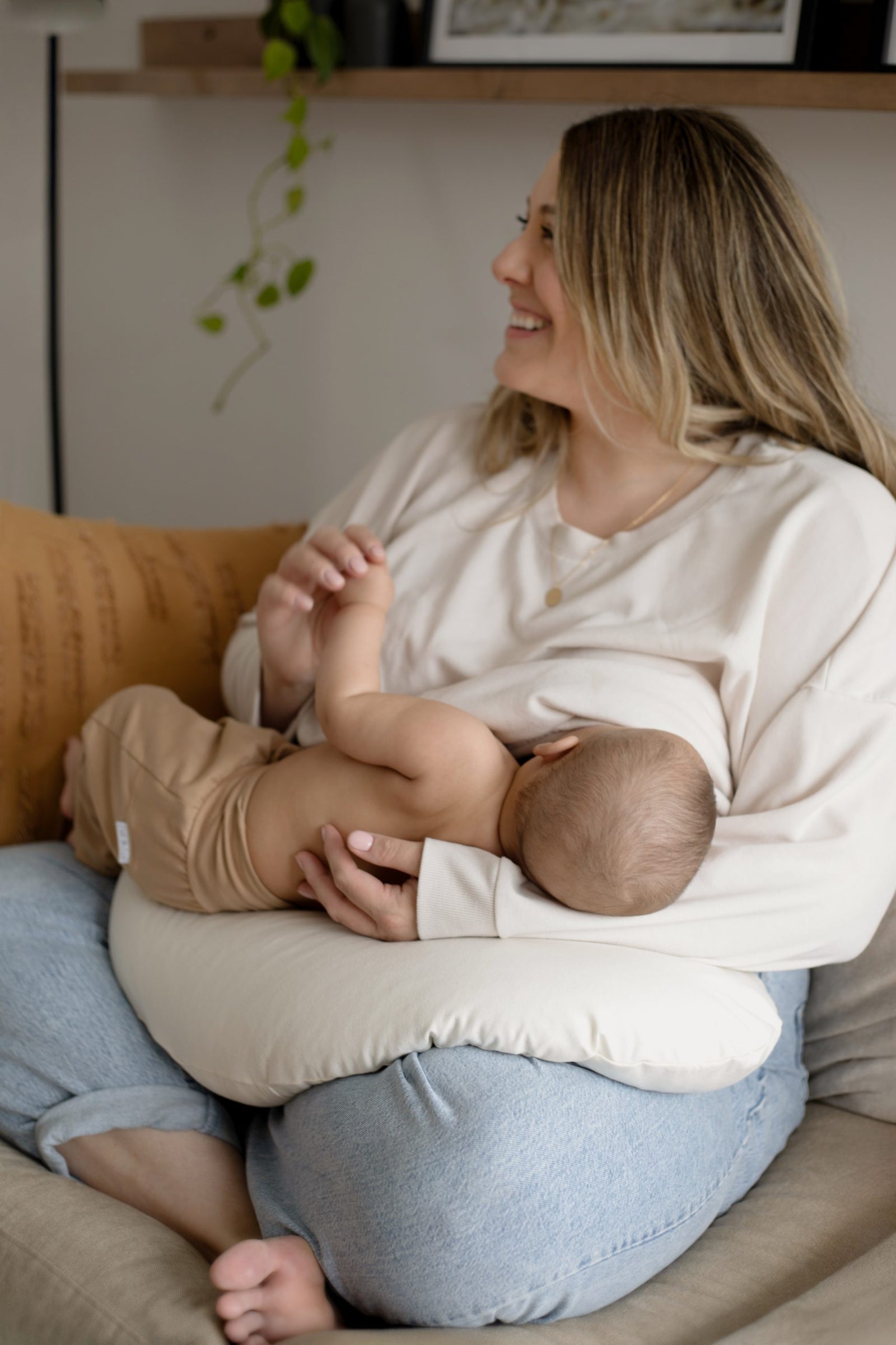 Maovic Buckwheat Comfort Feeding Pillow - Natural