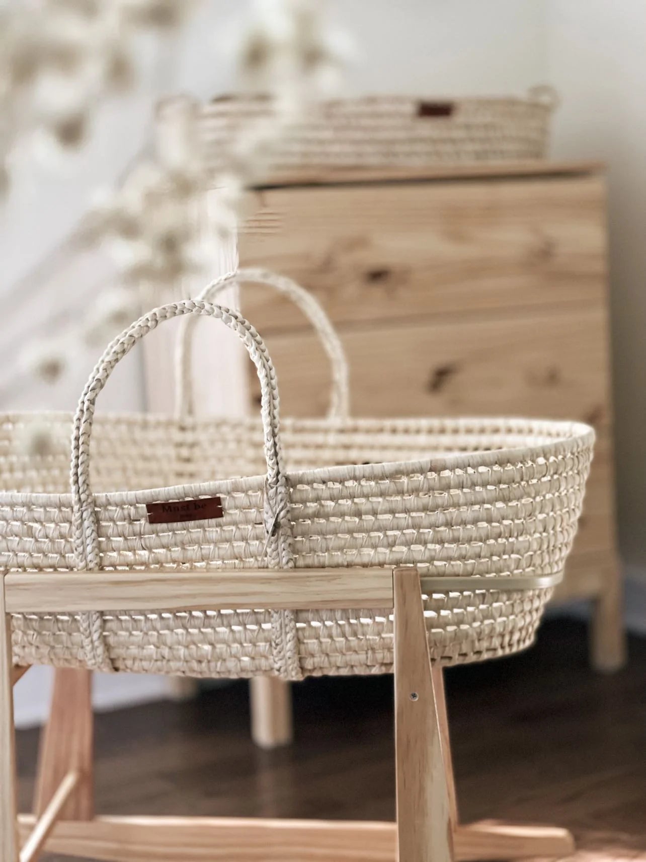 Must Be Baby Moses Basket with Mattress and Rocking Stand 4