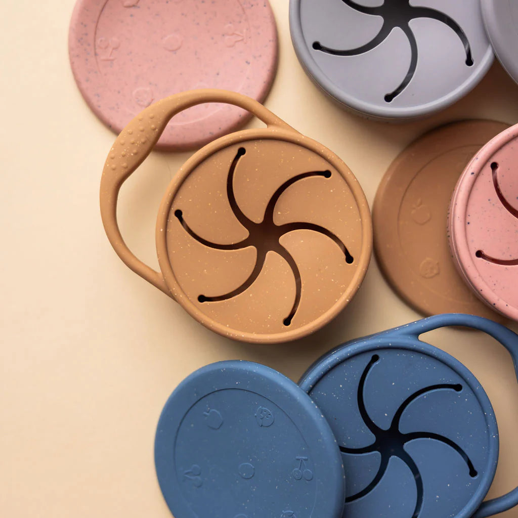 Minika Collapsible Silicone Snack Cup & Lid Lifestyle 1