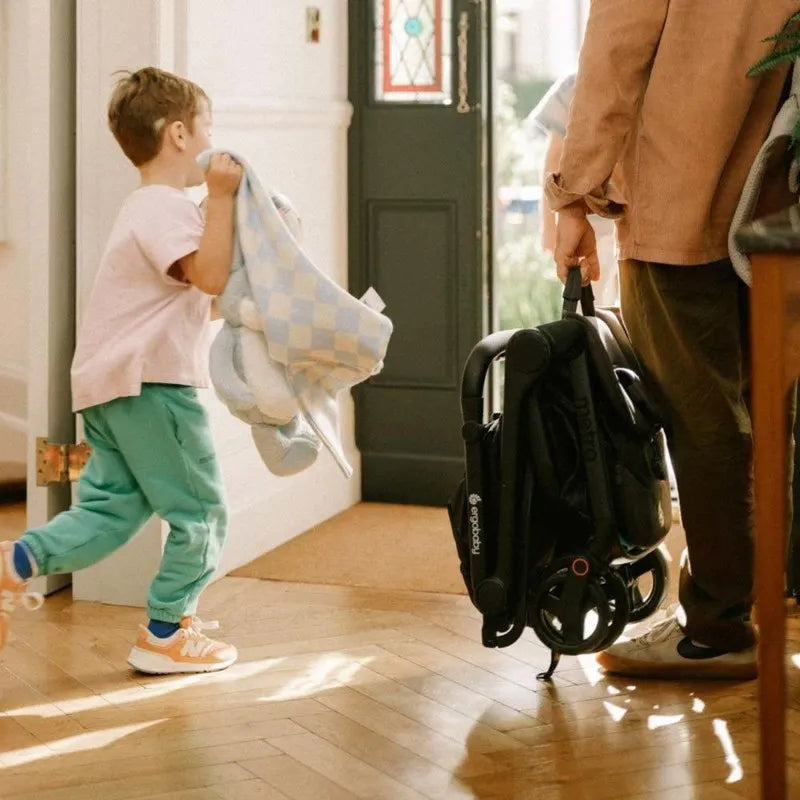 Ergobaby Metro 3 Stroller Lifestyle 2