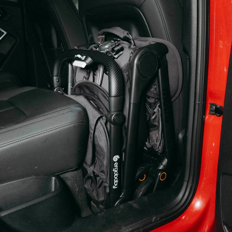 Ergobaby Metro 3 Stroller Lifestyle 5