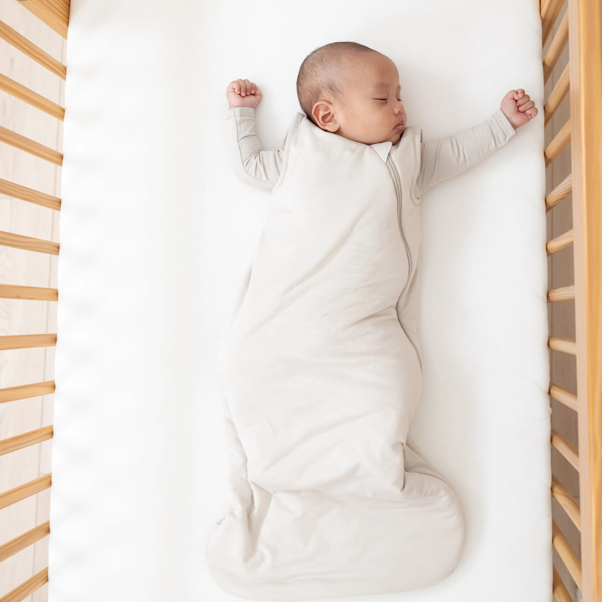Kyte BABY 1.0 TOG Sleep Bag - Oat Lifestyle 2