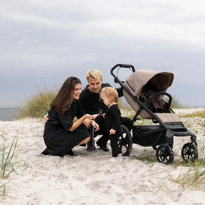 Thule Urban Glide 4-Wheel Stroller - Tinted Taupe - Lifestyle 1