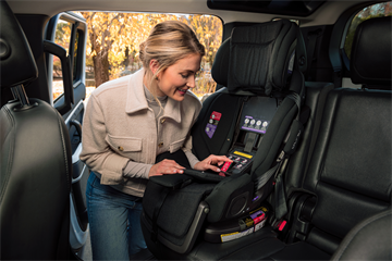 Nuna ROYL Car Seat - Caviar Lifestyle 1