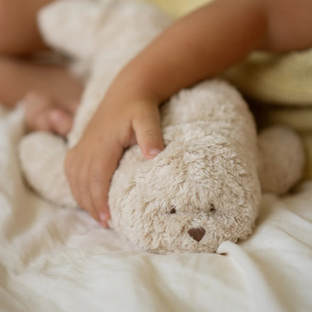 MOONIE Organic Humming Seal with Lamp - Lifestyle 2