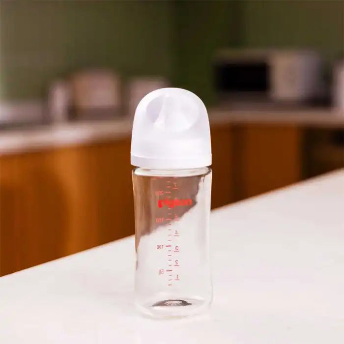 Pigeon Glass Bottle Lifestyle 3