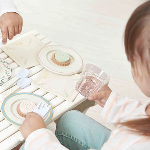 Janod Tea Set Dinette Case Lifestyle 2