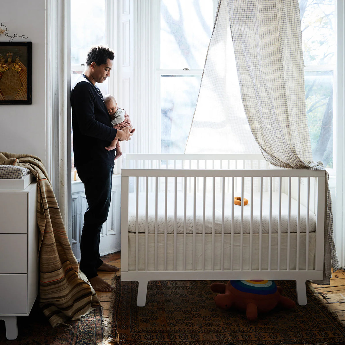 Oeuf Sparrow Crib - White Lifestyle 1