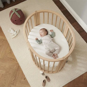Stokke® Sleepi™ Mini Fitted Sheet V3 - Lifestyle 1
