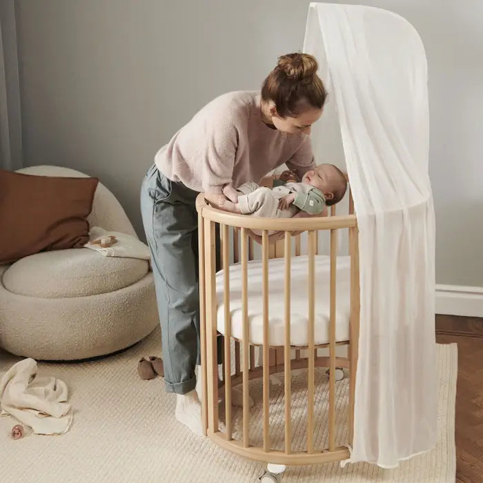 Stokke® Sleepi™ Mini Fitted Sheet V3 - Lifestyle 2