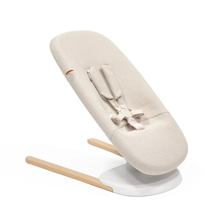 Stokke Yoga™ Bouncer - Light Sand Angle