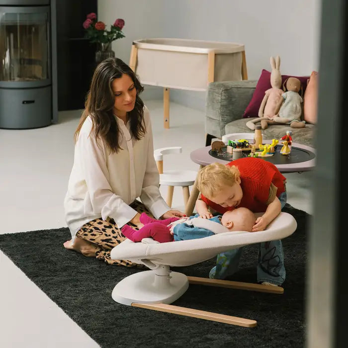 Stokke Yoga™ Bouncer - Light Sand Lifestyle 2