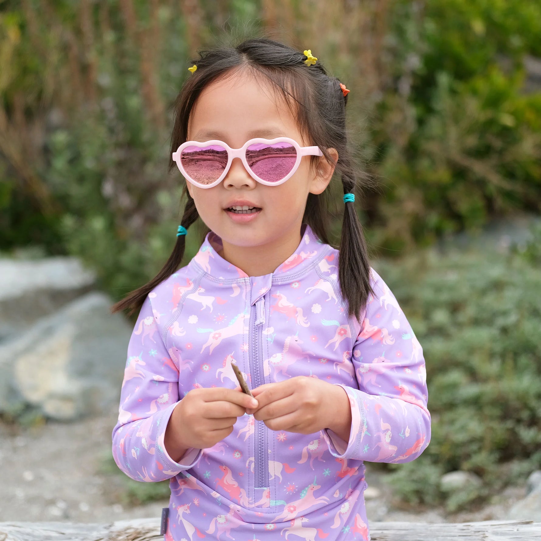 Jan & Jul Polarized Heart Sunglasses - Soft Pink Aurora Lifestyle