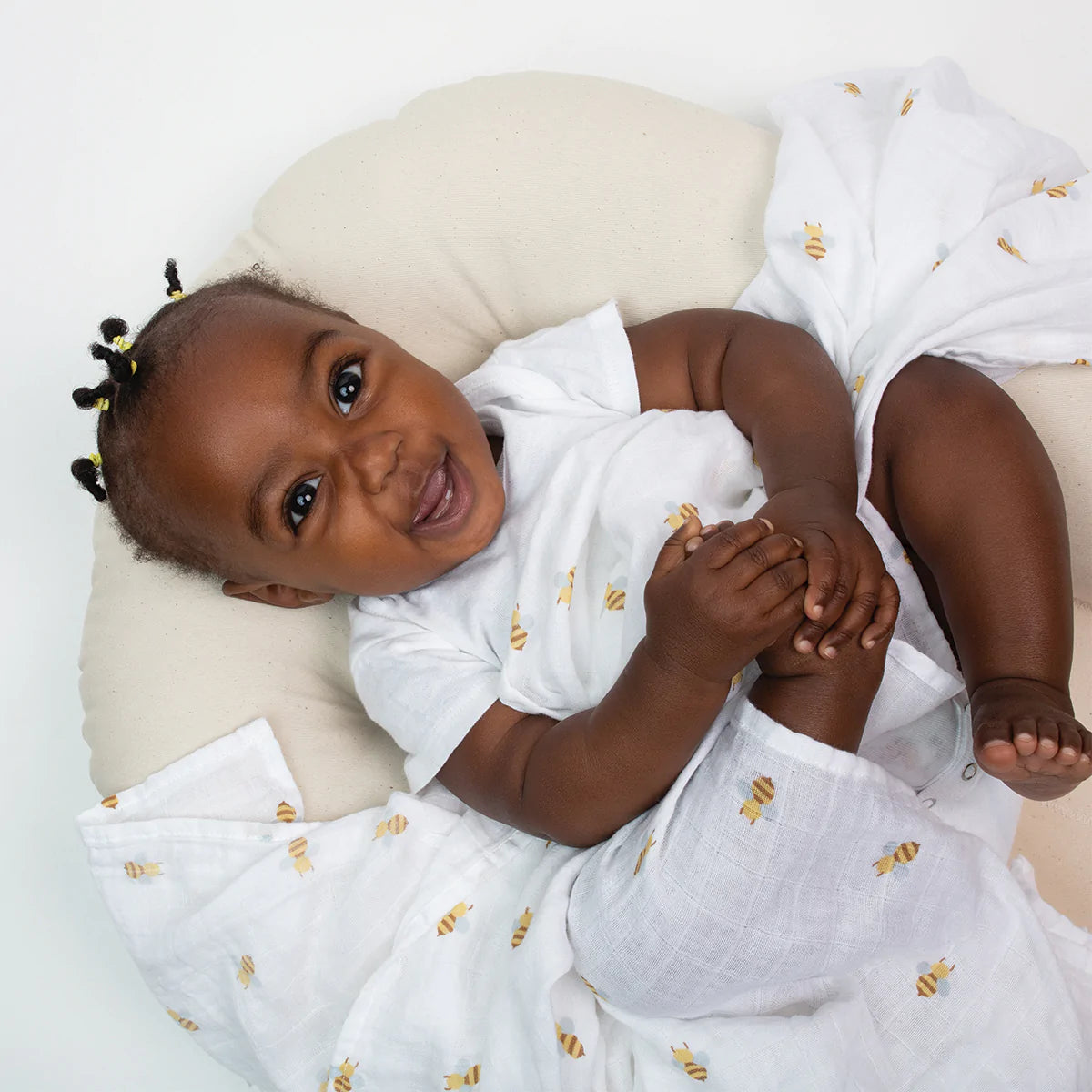 Lulujo Cotton Muslin Swaddle Blanket 2 PK - Bees & Dots Lifestyle 2