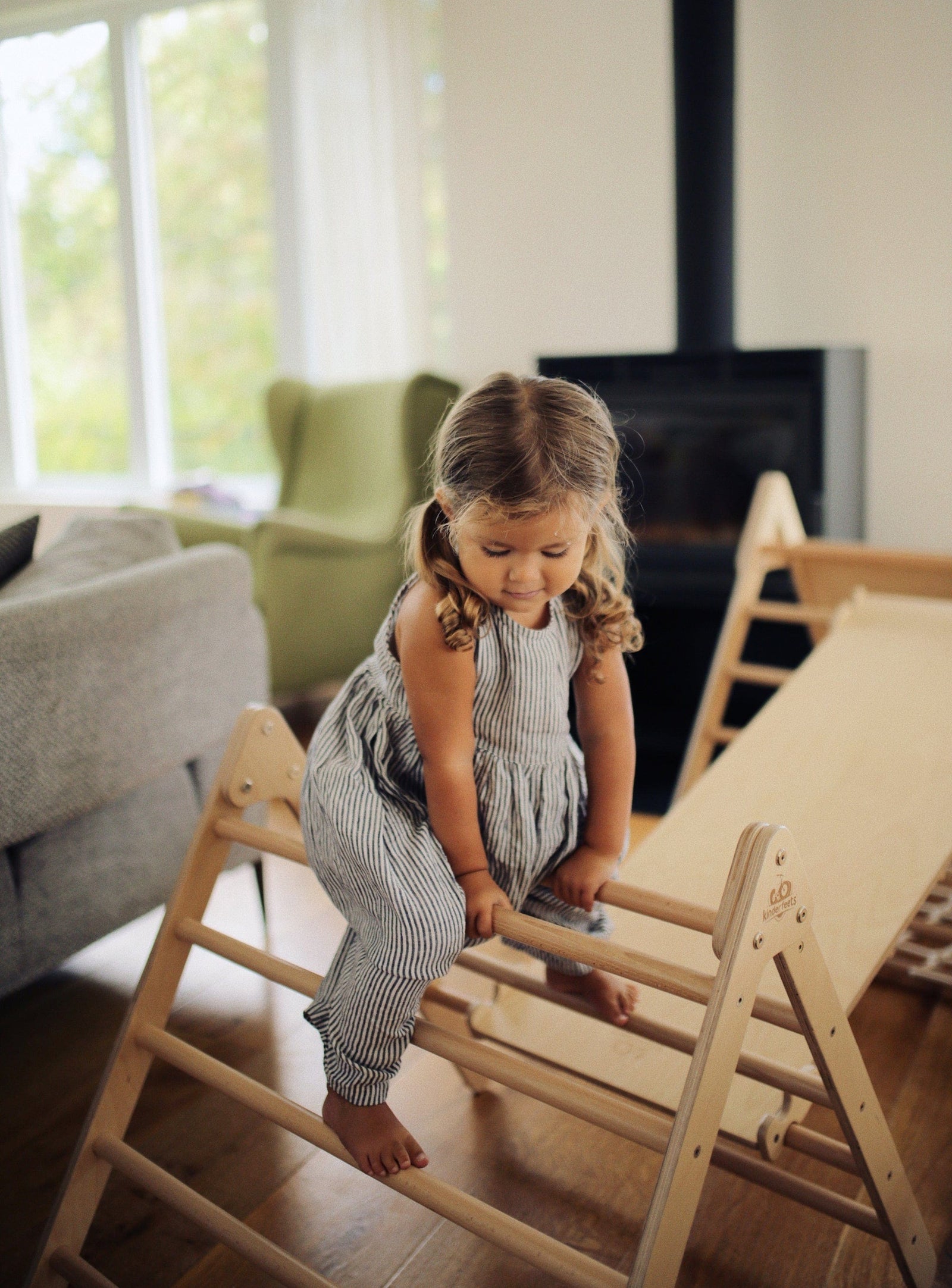 Kinderfeets indoor play equipment Kinderfeets Pikler Triangle - Medium