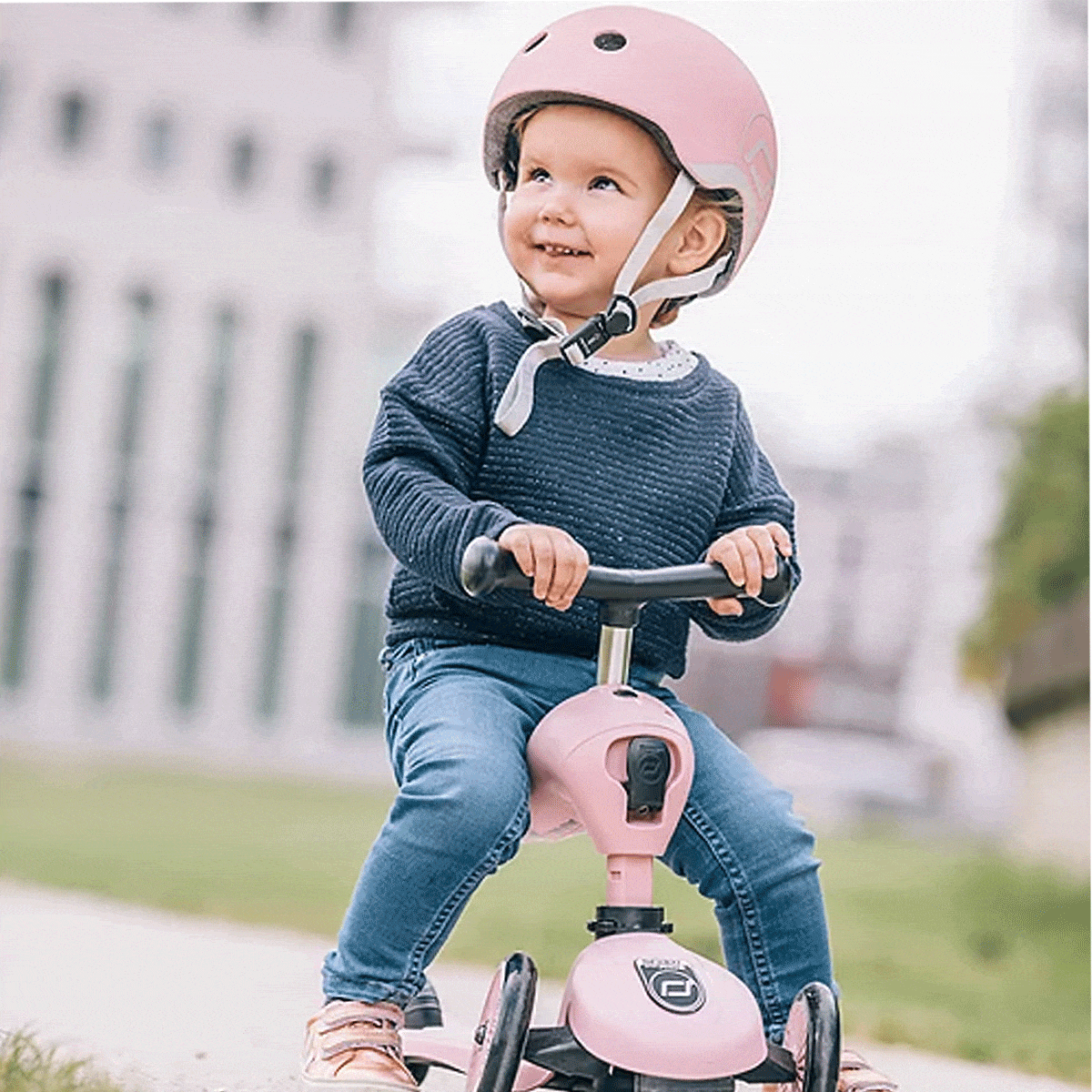 coot & Ride Helmet - Lifestyle 2