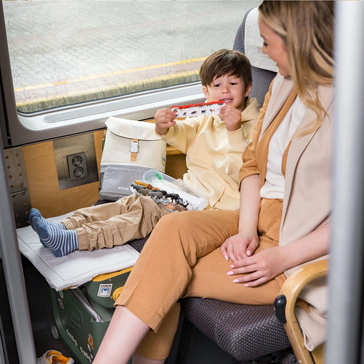 Stokke ride-on suitcase Stokke® JetKids BedBox™ Train Bed